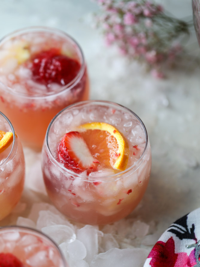草莓柑橘复活节潘趣酒